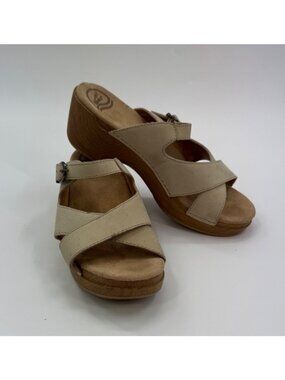 Dansko Sela Beige Leather Wedge Sandals Size 40 US 9.5 Wood Pattern Heel